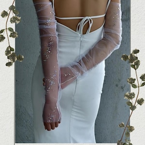 Lange vingerloze bruidshandschoenen met afneembare tule mouwen – elegant bruiloftsaccessoire tot operalengte
