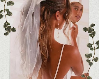 Short Veil For Bride | Wedding Headpiece with Pearl Bow & Tulle Lace | Bachelorette Party Veil with Hair Clip