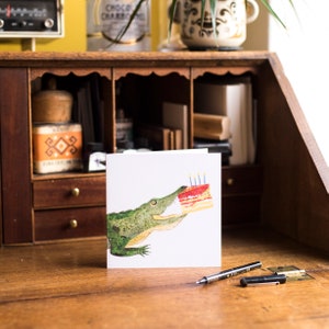 Carte d'anniversaire croco et gâteau image 2