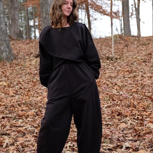 Spodnie dresowe unisex z organicznej bawełny z nogawkami typu barrel