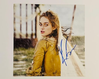 キーラ・ナイトレイのサイン入りパイレーツ・オブ・カリビアン写真