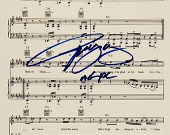 アンガス・ヤング / AC/DC - 直筆サイン入り写真（COA付き） - Etsy 日本