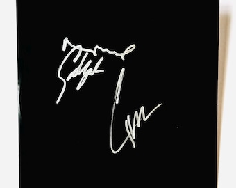 Liam Gallagher Oasis SIGNED 8