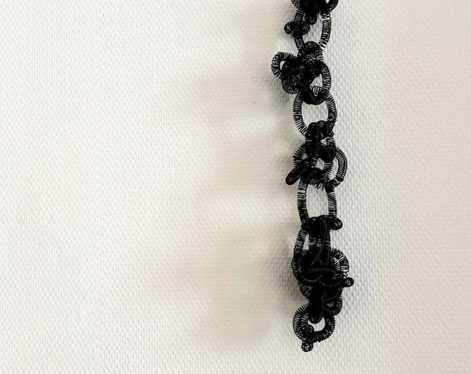 Sculptural chain in black wire - Series: Domestic Structure - Minimalist wall sculpture in springs, contemporary work