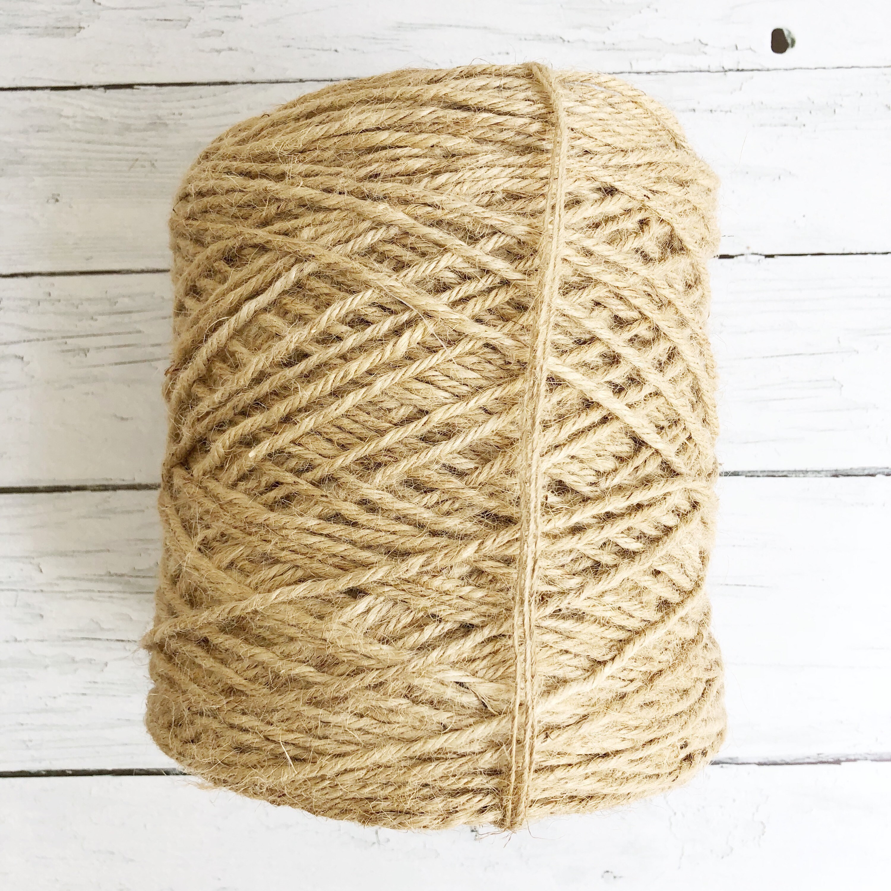 flax rope on spool.around 1540 ft Diameter 3.5 mm ( 8 ga) natural, grey