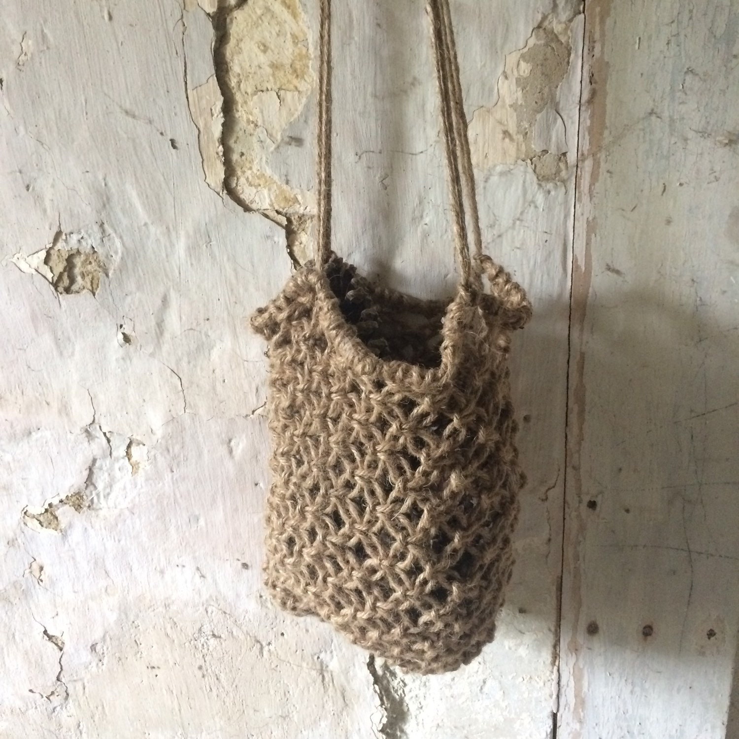 Hanging basket in macramé, raw jute rope hand made in France . Folk and raw