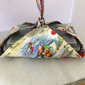Casserole Carrier, Quilted with Thermal Batting, Beach Scene, Tail Gate Carrier, Picnic Tote