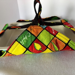 Peppers Casserole Carrier, Peppers and More Peppers, Quilted with Thermal Batting,  Tail Gate Carrier, Picnic Tote