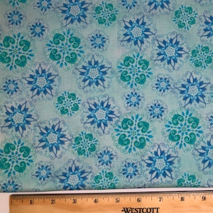 Blue Medallions, 100% Cotton Quilt Shop Quality, Henry Glass