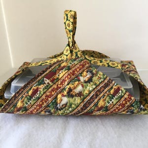 Casserole Carrier, Quilted with Thermal Batting, Down on the Farm, Tail Gate Carrier, Picnic Tote