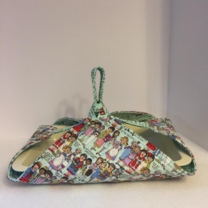 Casserole Carrier, Quilted with Thermal Batting, with Kitchen Church Ladies, Tail Gate Carrier, Picnic Tote