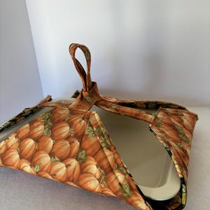 Casserole Carrier, Fall Design, Quilted with thermal batting, Great for carrying to parties
