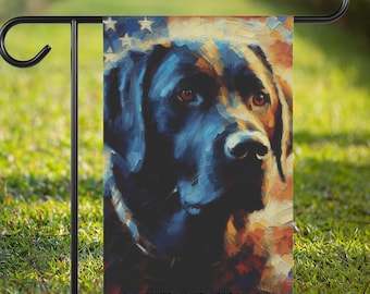Labrador retriever negro con fondo de bandera estadounidense: pancarta de jardín, regalo para amantes de las mascotas, decoración de jardín para cachorros, mascota patriótica, orgullo por la bandera estadounidense