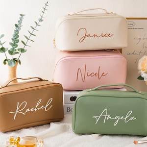 Trousse de toilette brodée en cuir, cadeau pour elle, cadeau de demoiselle d'honneur, cadeau pour femme, cadeaux de mariage, cadeaux de shower de bébé, cadeaux de fête nuptiale