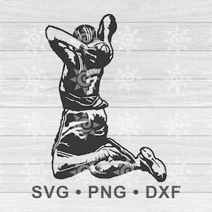 Puede incluir: Gráfico en blanco y negro de un jugador de baloncesto en pleno salto. El jugador lleva una camiseta con el nombre "Brown" y el número "7". El texto "SVG • PNG • DXF" también está presente.