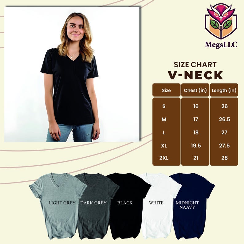 Pode incluir: Uma mulher vestindo uma camiseta preta com decote em V. A imagem inclui uma tabela de tamanhos com medidas de peito e comprimento em polegadas para os tamanhos S a 2XL. Cores adicionais de camisetas mostradas s&atilde;o cinza claro, cinza escuro, preto, branco e azul marinho.