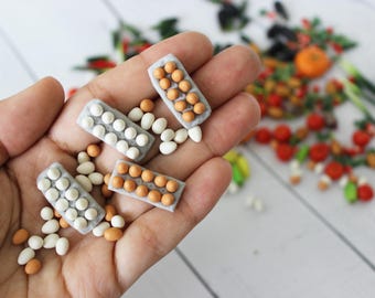 Miniature Eggs 1:12 Miniature food Miniature farmer Realistic miniatures food for dolls Dollhouse miniatures