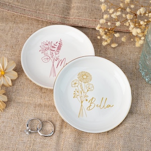 Custom Ring Dish with Birth Flower,Personalized Ceramic Jewelry Dish for Her,Bridesmaid Bridal Shower Trinket Dish,Wedding Ring Dish