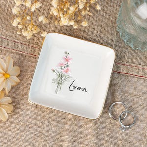 Birth Flower Trinket Dish,Custom Jewelry Dish,Custom Name Ring Dish,Bridesmaid Gifts,Birthday Gifts,Unique Gifts, Christmas Gift for Woman