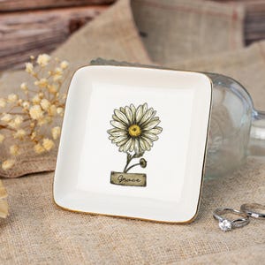 Custom Birth Flower Jewelry Dish,Bridesmaid Ring Dish,Trinket Dish,Bridesmaid Gifts,Birthday Gifts,Christmas Gifts for Sister/Friends/Mom