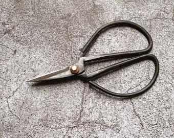 MY FAVORITE Carbon Steel Knitting scissors - Steel Craft Scissors // Small Yarn Notions or Sewing Scissors