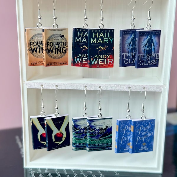 Oorbellen in de vorm van miniatuurboekjes - een geweldig cadeau voor boekenliefhebbers.