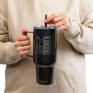 Gravierte * Ich mag große Bücher * Personalisierte Thermobecher, Bibliophile Benutzerdefinierte Reisebecher, 40 Unzen Tasse für heiße / kalte Getränke, Buchliebhaber Geschenk