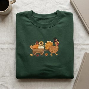 Felpa ricamata con tacchino del Ringraziamento, carro di zucche e girasole, pullover autunnale, regalo del Ringraziamento per lei