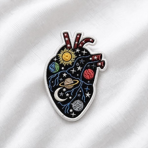 Patch brodé personnalisé coeur galaxie, patch spatial d'anatomie céleste pour veste, chapeau de sac à dos