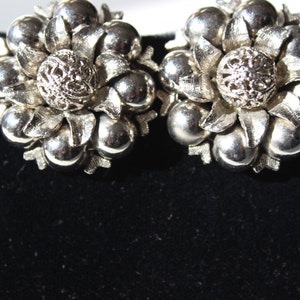 Kramer Vintage Clip On Earrings or Silvertone Pendant Cluster Earrings Clip on Earrings Signed High Quality