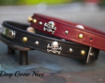 Leather Dog Collar, 3/4 inch wide, Skull Concho, Biker Dog Collar, Personalized Leather Dog Collar, Crossbones Leather Collar, Metal Studs
