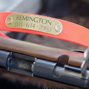 Blaze Orange Wasserdichtes Jagd-Hundehalsband - Personalisiertes Namensschild mit Gravur - Gut sichtbare Biothane - Handgefertigt in den USA - Geruchssicher Bild 3