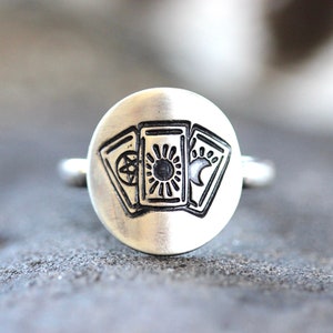 Bague de tarot en argent sterling Bague cartes de tarot Bague sorcière Bague pentacle Bague lune Bague soleil Bague céleste Bague magique Bague mystique