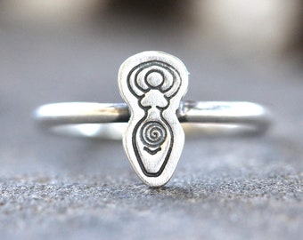 Silver Goddess Ring Sterling Silver Spiral Goddess Ring Wiccan Ring Wicca Jewelry Moon Goddess Ring Celtic Ring Divine Feminine Ring