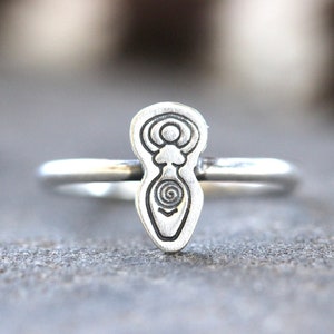 Silver Goddess Ring Sterling Silver Spiral Goddess Ring Wiccan Ring Wicca Jewelry Moon Goddess Ring Celtic Ring Divine Feminine Ring