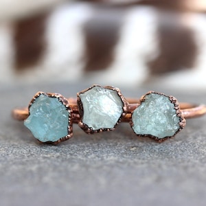 Anillo de aguamarina en bruto, joyería de aguamarina, anillo de piedra en bruto, anillo electroformado, anillo de cristal en bruto, anillo con piedra de nacimiento de marzo, joyería con piedra de nacimiento de marzo