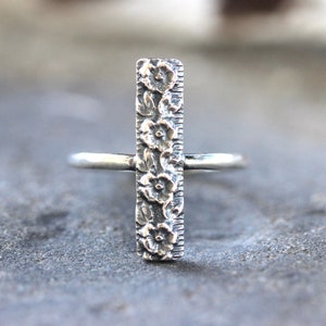 Flower Stacking Ring Sterling Silver Flower Ring Silver Flower Pattern Ring Vertical Bar Ring Silver Stackable Ring