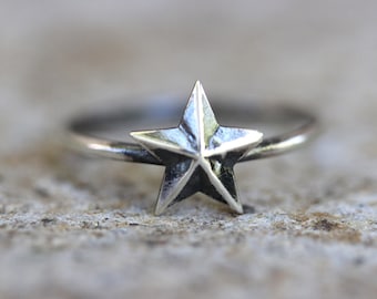 Anillo estrella Anillo estrella de plata esterlina Anillo apilable de plata esterlina Anillos apilables de plata Anillos estrella de plata Joyería estrella Anillo delicado