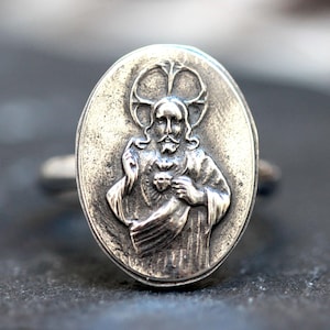 Anillo Sagrado Corazón de Plata Esterlina Anillo Sagrado Corazón de Jesús Anillo Católico Joyería Católica Joyería de Jesús Anillo con Medalla Católica Anillo Santo