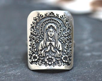 Anillo de la Virgen María en oración - Joyería católica de plata de ley - Anillo de la Virgen María y Rosas