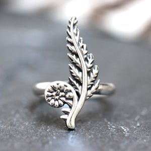 Sterling Silver Fern Ring Fern Leaf Ring Fern Frond Silver Leaf Ring Nature Lover Ring Botanical Ring Herbalist Jewelry Cottagecore Ring