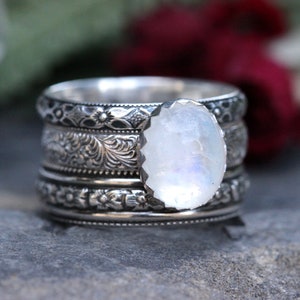 Anillo de piedra lunar arco iris, conjunto de anillos de piedra lunar, anillo de piedra lunar de plata de ley imagen 6
