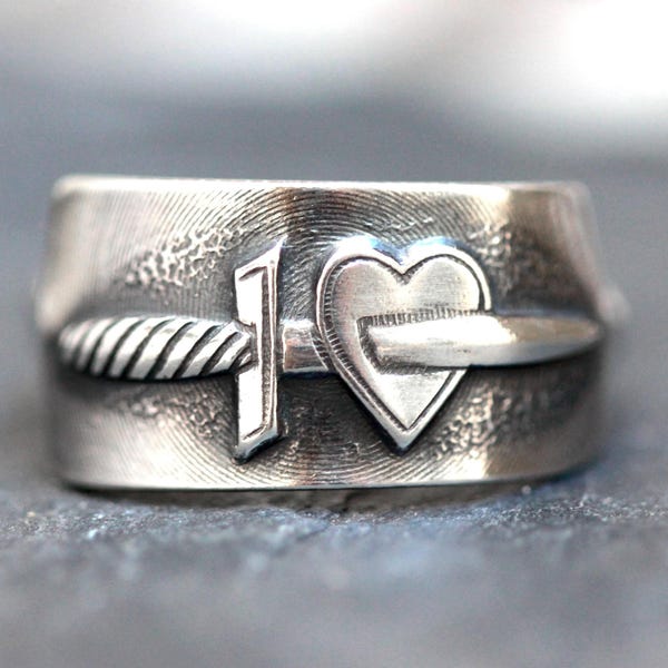 Sterling Silber Herz und Dolch Ring Herz Schwert Ring Durchbohrte Herz Ring Herz Dolch Tattoo Ring Herzschmerz Ring Liebesring Verrat Ring
