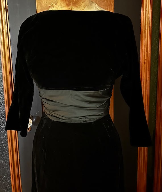 Gorgeous Vintage Black Velvet Cocktail Wiggle Dres
