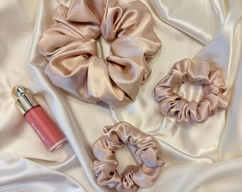 Champagne Hair Scrunchie, Beige Satin Scrunchies, Champagne Large Hair scrunchy, Silky oversized scrunchie, Wedding, Bridesmaid scrunchie
