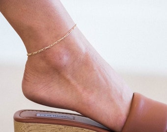 Figaro Chain Anklet • Layering Anklet • Dainty Anklet • Delicate Gold Filled • Minimalist Anklet • Minimal Jewelry • Trendy Gift for Her LYR