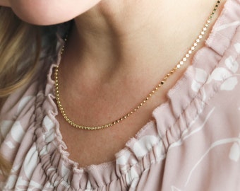 Collier à pois délicat • Collier délicat • Collier en or • Collier de mariée • Cadeau de demoiselle d'honneur • Collier superposé • Collier à pois dorés BGS1