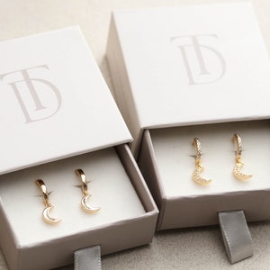 Moon Huggie Earrings • Moon Dangle Earrings • Minimalist Earrings • Hypoallergenic • Celestial Earrings • Zodiac Earrings • Dainty Moon ERG