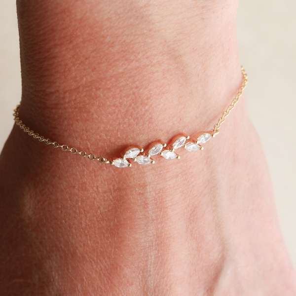 Crystal Bracelet - Bridesmaid Gifts, Bridesmaid Bracelets, Dainty Gold Bracelet, Wedding Bracelets, Bridal Jewelry, Mother of Bride BGS2