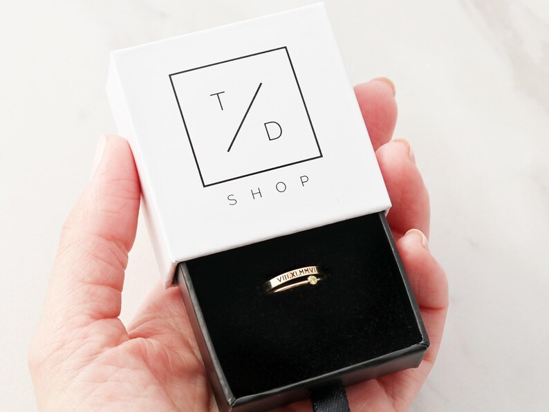 Anillo personalizado grabado - Anillo con nombre personalizado en oro laminado de 14k, delicado anillo apilable, anillo minimalista de oro y plata, regalo para ella, RNG imagen 4